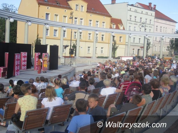 Wałbrzych: Teatr Lalki i Aktora przyciągnął małych miłośników teatru