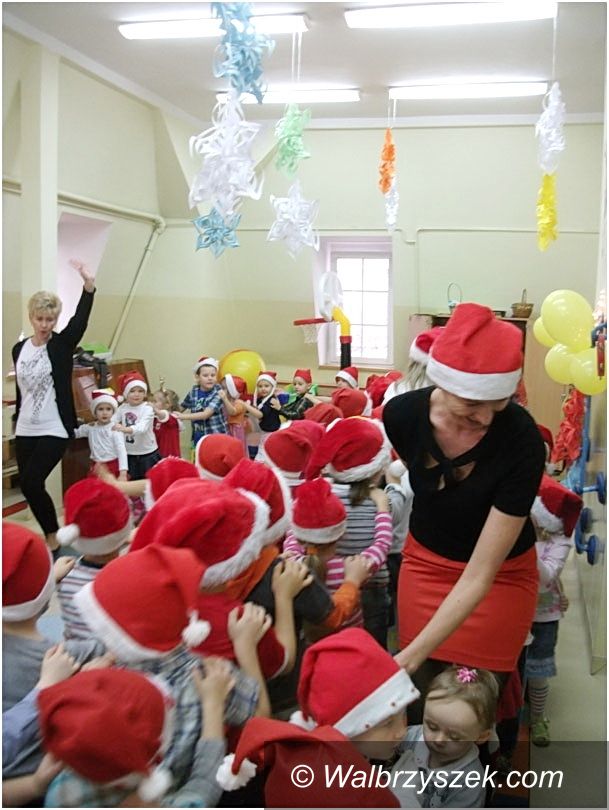 Wałbrzych: Zabawa z Mikołajem w Przedszkolu Samorządowym nr 14