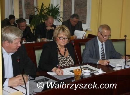Wałbrzych: Radni powiatowi nadal będą się spotykać