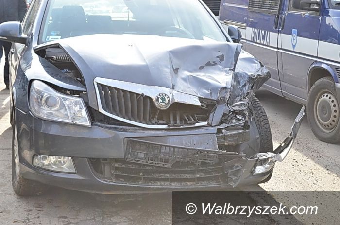 Wałbrzych: Zderzenie czterech aut na ul. Armii Krajowej