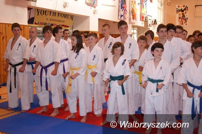 Europa: Trzy  medale karateków MKS–u Szczawno–Zdrój na turnieju w Czechach