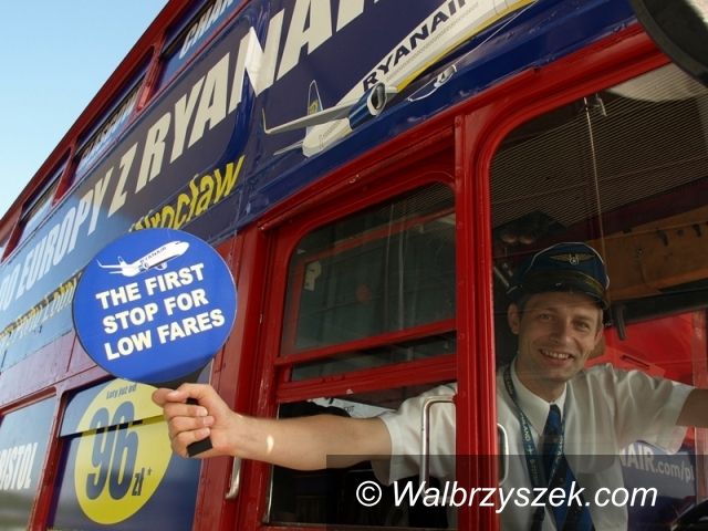 Wałbrzych: Piętrowy autobus Ryanair w Wałbrzychu