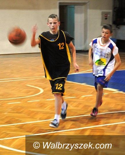 Wałbrzych: Znamy finalistów gimnazjalnej koszykówki chłopców