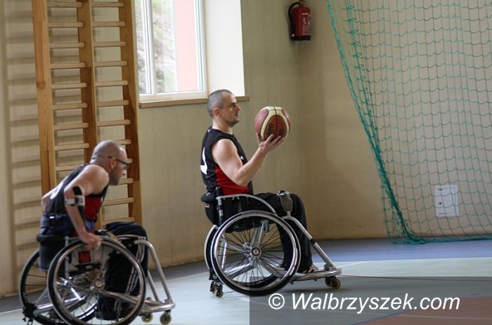 Walim: Koszykarze na wózkach grali w Walimiu
