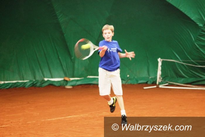 Wałbrzych: Trwają rozgrywki Wałbrzyskiej Halowej Ligi Tenisowej