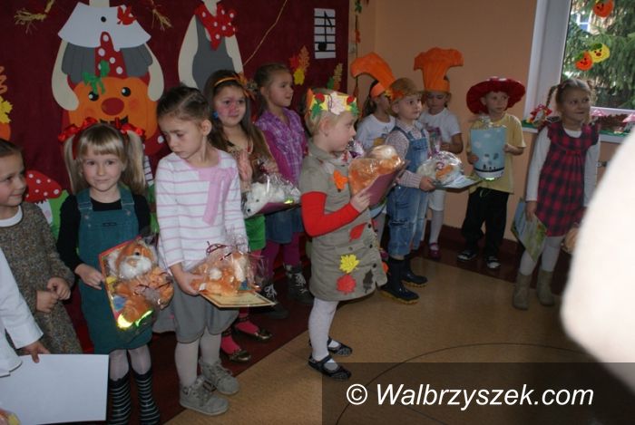 Wałbrzych: Jesienne piosenki w Przedszkolu Samorządowym nr 4