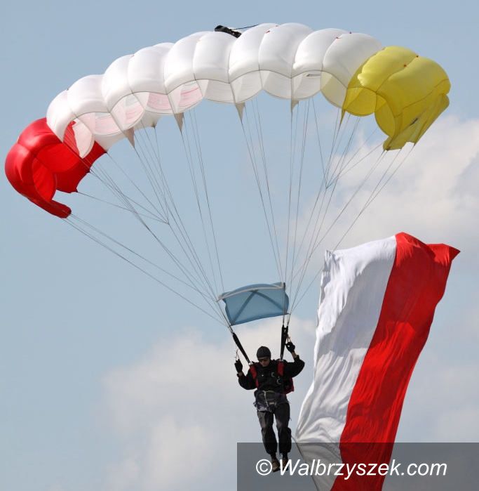 Region: Startuje szkoła spadochronowa w Świebodzicach