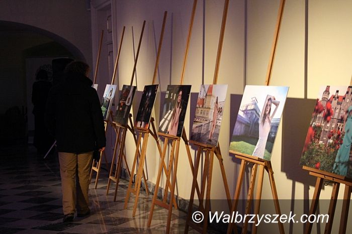 Wałbrzych: Wystawa fotografii i pokaz mody w Książu