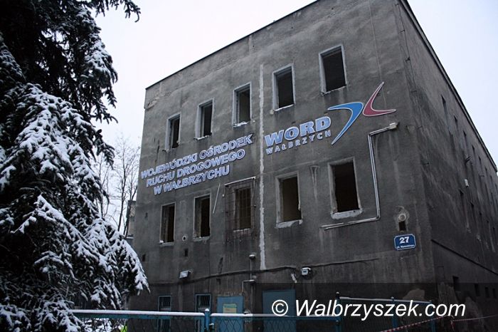 Wałbrzych: Budynek WORD–u znika z krajobrazu Wałbrzycha