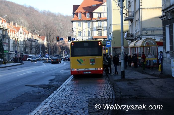 Wałbrzych: Mieszkańcy niezadowoleni ze zmiany lokalizacji przystanków w obrębie Placu Grunwaldzkiego