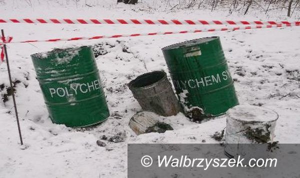 Wałbrzych: Chemiczne odpady na cmentarzu