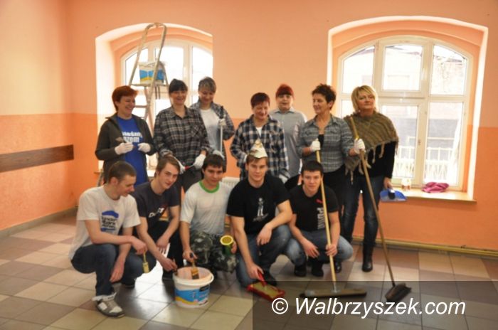REGION, Głuszyca: Bankowcy w głuszyckim gimnazjum