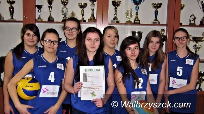 REGION: Siatkarskie osiągnięcie gimnazjalistek z Boguszowa–Gorc