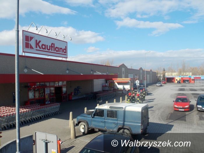 Wałbrzych: Alarm bombowy w sklepach sieci Kaufland