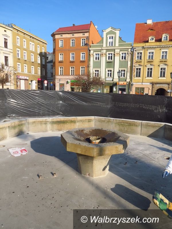 Wałbrzych: Remont fontanny w Rynku