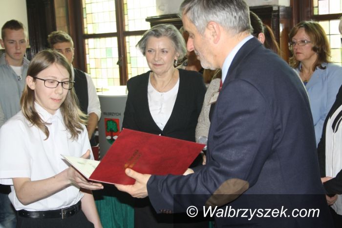 Wałbrzych: Zaprzysiężono nowych Radnych Młodzieżowej Rady Miasta Wałbrzycha
