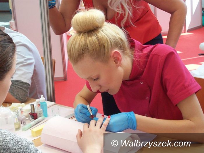 Wałbrzych: Sukces studentek kosmetologii PWSZ