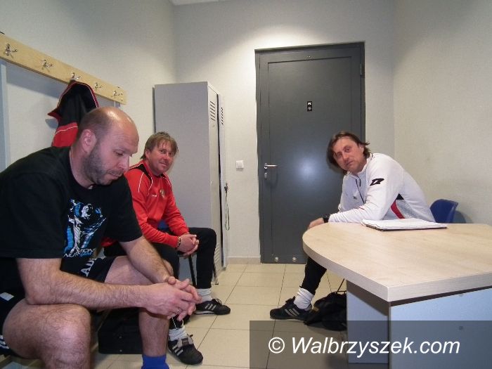 Wałbrzych: Piłkarze po pierwszym treningu z nowym szkoleniowcem