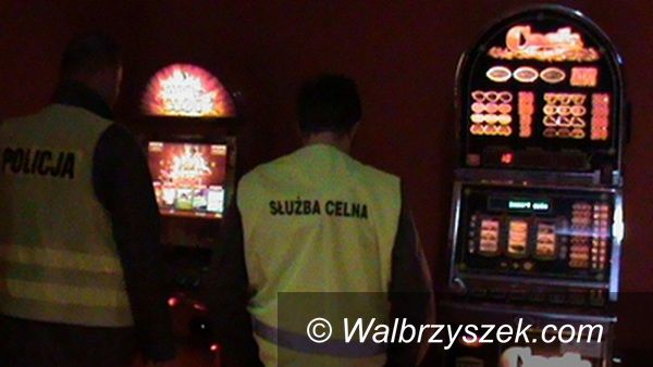 Wałbrzych: Zabezpieczono nielegalne automaty do gier losowych