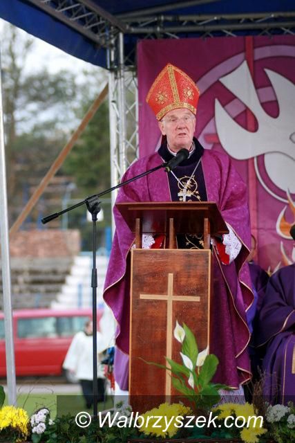 REGION: Biskup Ignacy Dec wycofał się z komitetu honorowego „Marszu w Obronie Demokracji i Wolności Mediów”