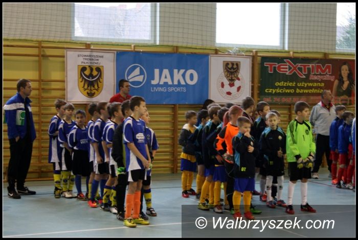 Boguszów-Gorce: Rozegrano V Turniej Piłki Nożnej Halowej o Puchar Firmy Textim