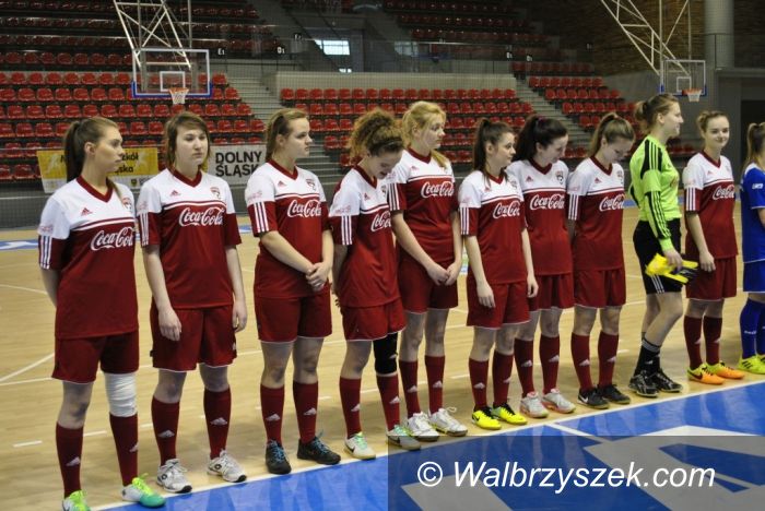 Wałbrzych: Dolnośląska licealiada w halowej piłce nożnej
