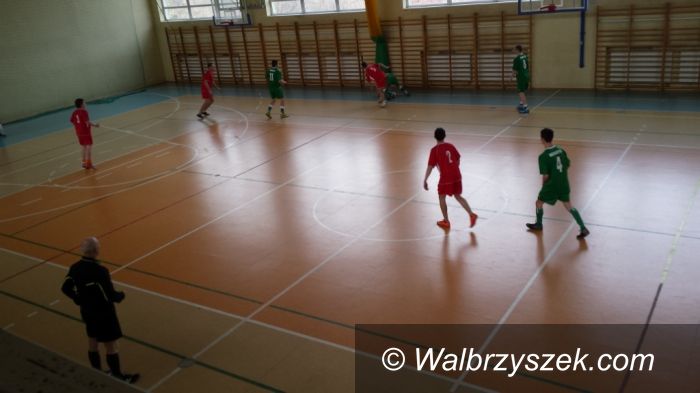 Głuszyca: Strefowy turniej halowej piłki nożnej młodzieży OHP