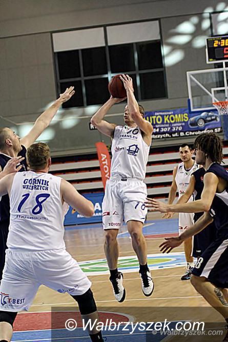 Wałbrzych: II liga koszykówki: Z Mickiewiczem o zwycięstwo