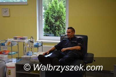 Wałbrzych: Wałbrzyscy policjanci oddali krew potrzebującym