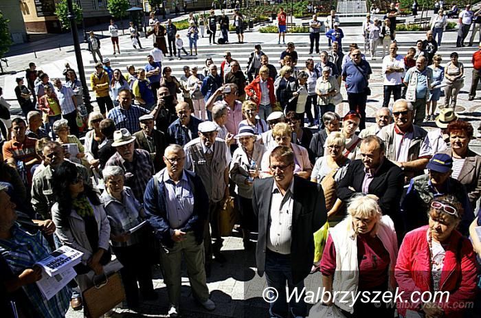 Wałbrzych: Wałbrzyszanie jadą protestować pod dom Mokrzyckiego