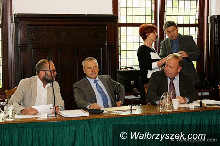 Wałbrzych: O nowym komisariacie i komunikacji miejskiej słów kilka