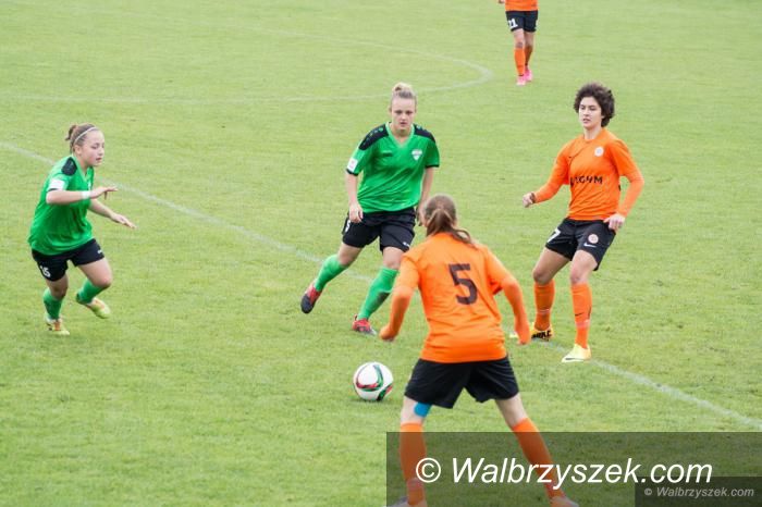 Kraj: Ekstraliga piłki nożnej kobiet: AZS PWSZ zadziwia Polskę