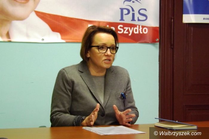 Wałbrzych: Anna Zalewska odnosi się do sprawy obwodnicy i uchodźców