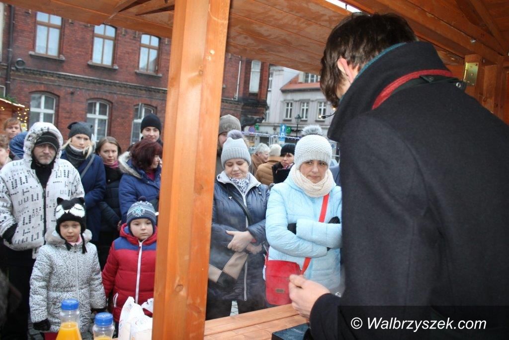 Świebodzice: Rozpoczął się Świąteczny Jarmark w Świebodzicach
