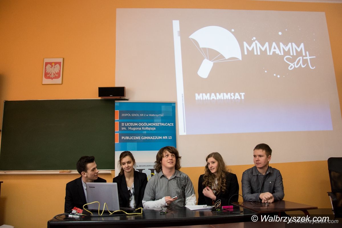 Wałbrzych: Wałbrzyscy licealiści konstruują minisatelitę
