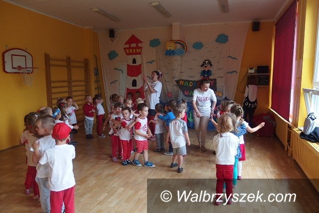 Wałbrzych: Przedszkolaki z „Agatki” kibicują reprezentacji Polski