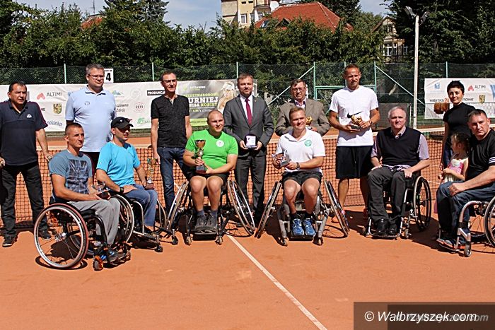 REGION, Szczawno-Zdrój: Brawa dla niepełnosprawnych tenisistów