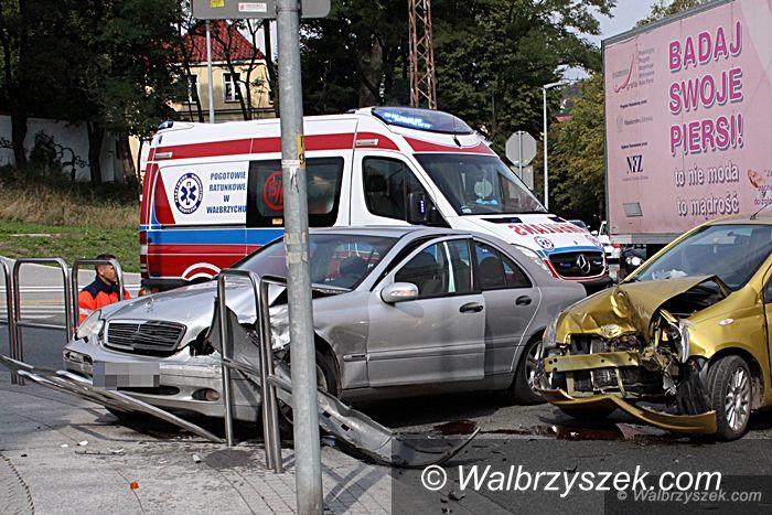 Wałbrzych: Wypadek na skrzyżowaniu Niepodległości i Sikorskiego