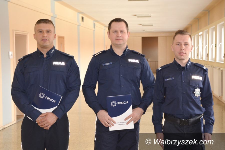 Wałbrzych: Listy gratulacyjne dla wałbrzyskich policjantów