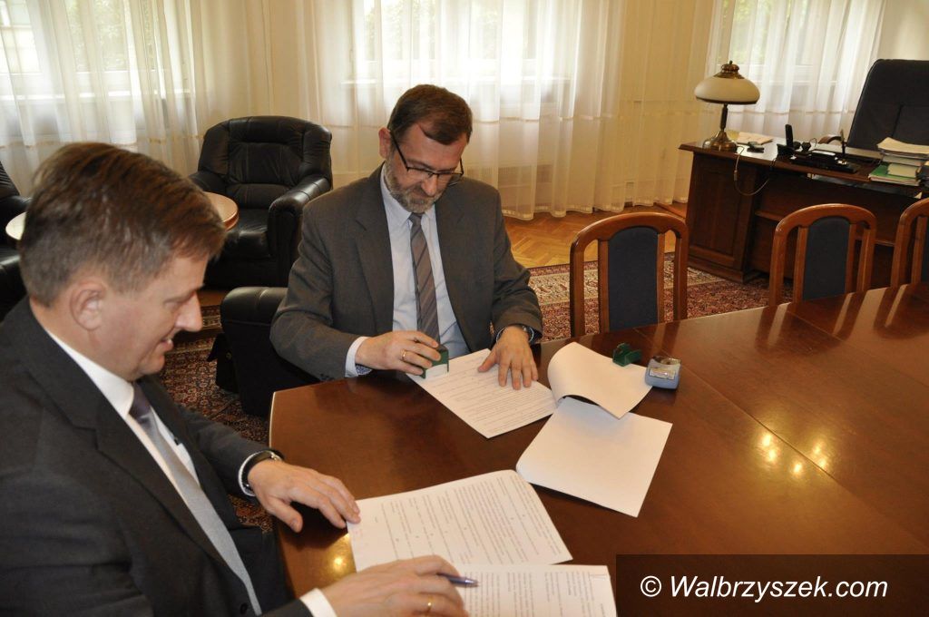 Wałbrzych: Podpisanie umowy z Wydziałem Prawa, Administracji i Ekonomii UWr