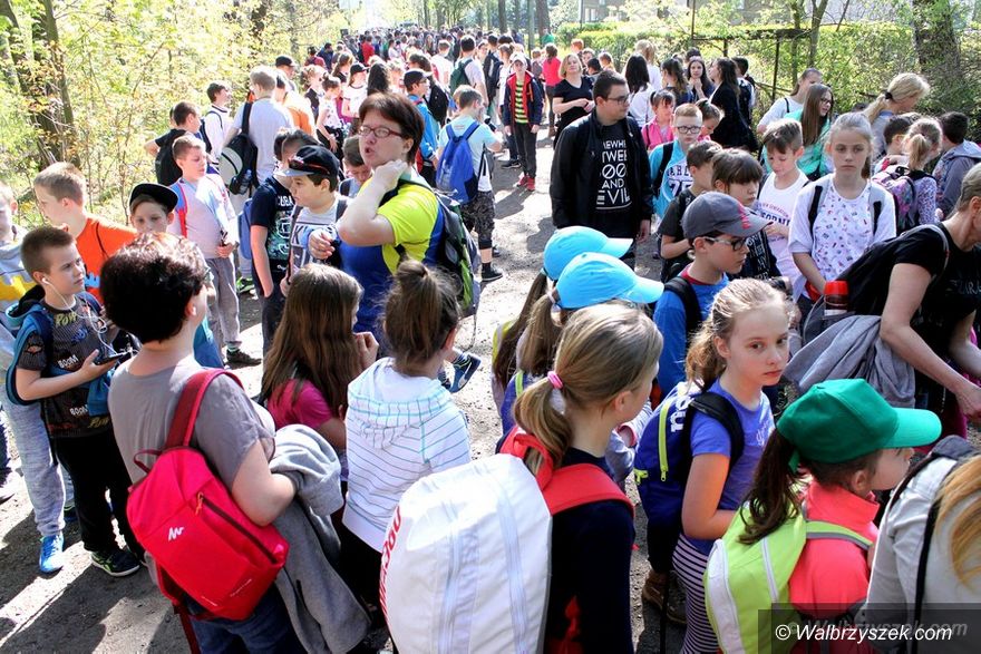 Wałbrzych: Młodzież wyruszyła na Chełmiec