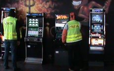 REGION, Jedlina-Zdrój: Policjanci wraz z celnikami zlikwidowali kolejny nielegalny punkt gier hazardowych