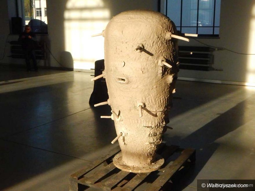 Wałbrzych: Niezwykłe rzeźby – wernisaż wystawy „DOLOK”