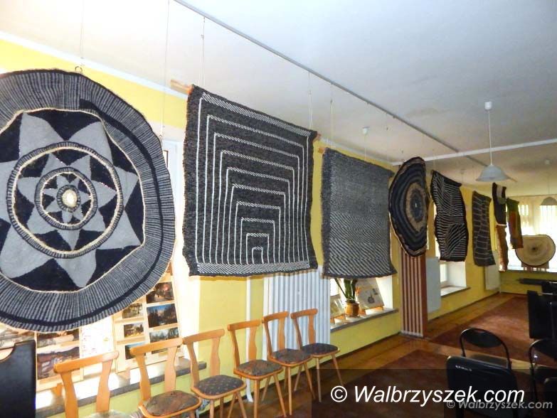 REGION, Szczawno-Zdrój: „Rozdarcie i cisza” – wernisaż wystawy tkaniny artystycznej