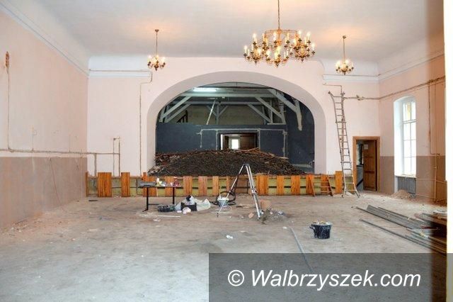 REGION, Głuszyca: Głuszycka sala widowiskowa remontowana