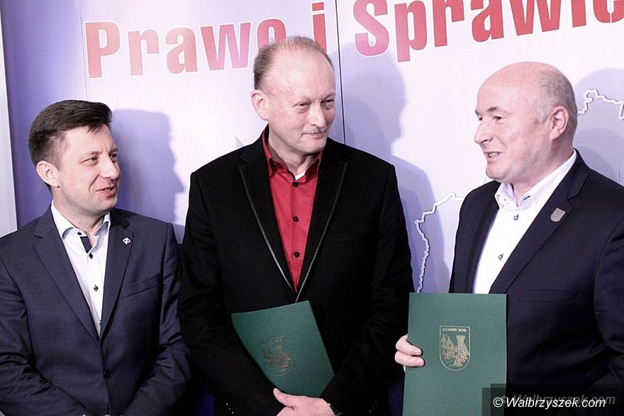 Wałbrzych/Czarny Bór: Umowa na budowę obiektu sportowego w Czarnym Borze podpisana
