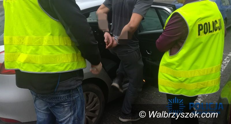 powiat wałbrzyski: Policjanci zatrzymali po pościgu kierującego z zakazem sądowym