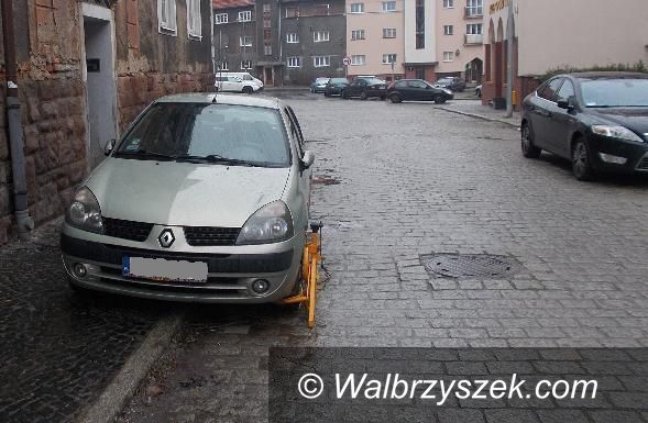 Wałbrzych: Mieszkańcy Nowego Miasta narzekają na zaparkowane samochody