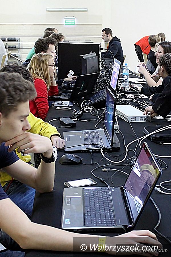 Wałbrzych: I Wałbrzyski Hackathon Software rozpoczęty
