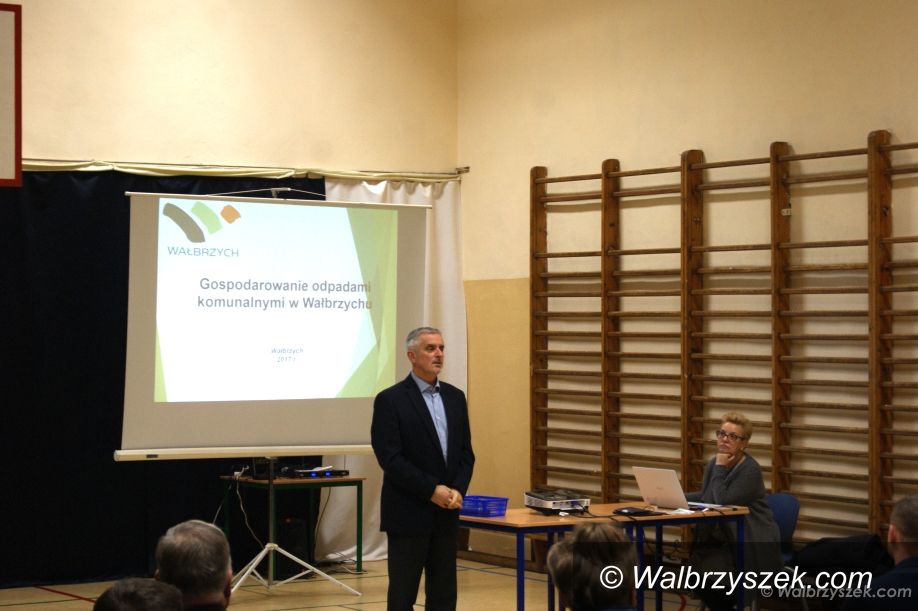 Wałbrzych: Gospodarka odpadami, mieszkania i inwestycje – prezydent Roman Szełemej spotkał się z mieszkańcami Wałbrzycha